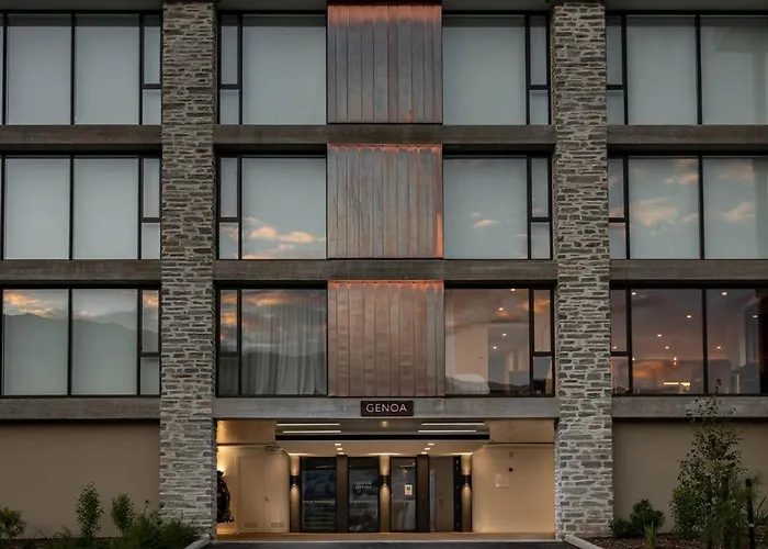 Marina Terrace Apartments, * 瓦纳卡