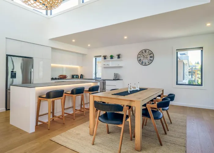 Marina Terrace Apartments,