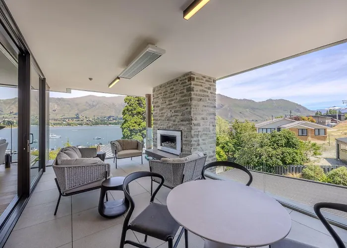 Marina Terrace Apartments, 公寓 *