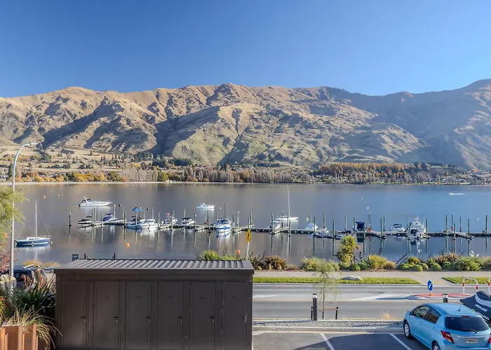 Marina Terrace Apartments,